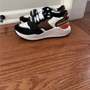 Authentic Burberry Women’s Sneakers. Size 38. Pristine condition.